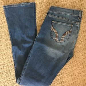 Hollister Medium Wash Flare Jeans. 9 long!!
